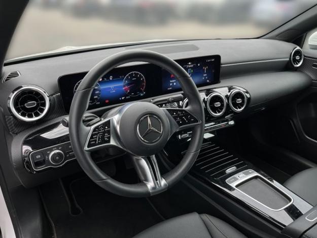 MERCEDES-BENZ Třída A A 180 (10/18)