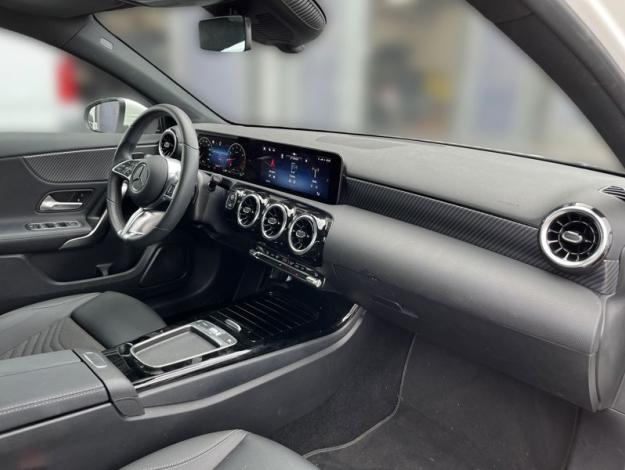 MERCEDES-BENZ Třída A A 180 (16/18)