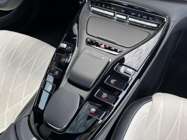 MERCEDES-BENZ Mercedes-AMG GT 53 4MATIC+ (21/26)