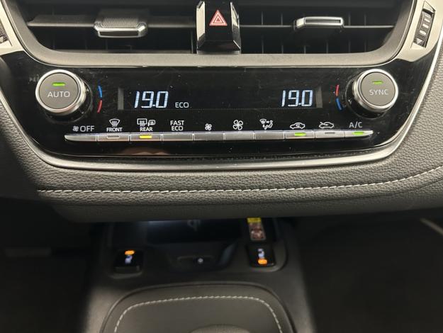 TOYOTA Corolla Hybride 140h Design   