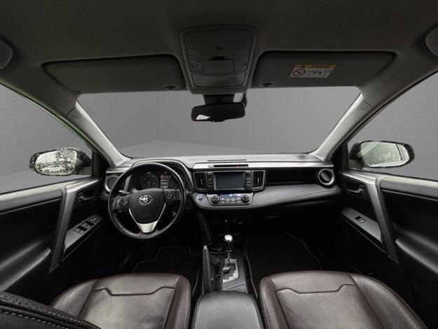 TOYOTA RAV4 2WD Silver Edition  