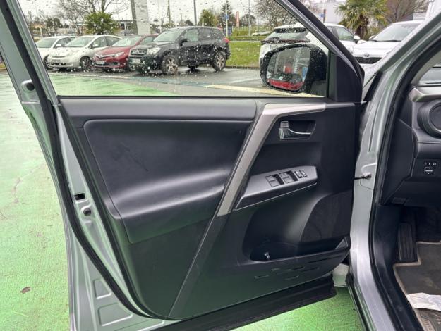 TOYOTA RAV4 2WD Silver Edition  