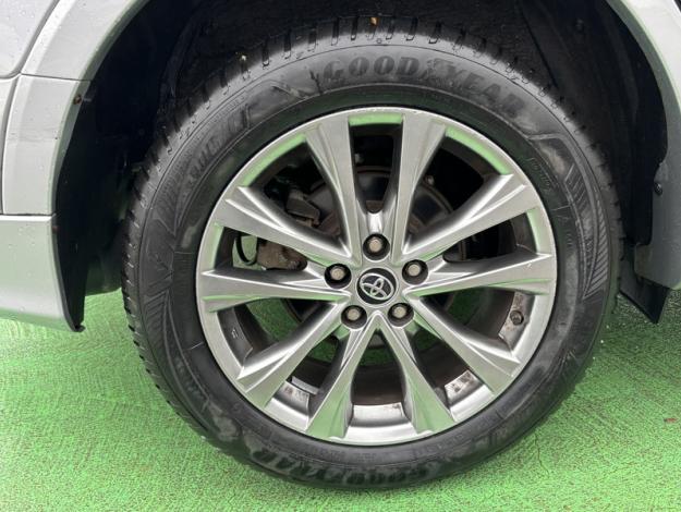 TOYOTA RAV4 2WD Silver Edition  