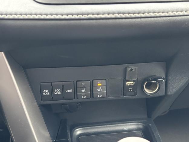 TOYOTA RAV4 2WD Silver Edition  
