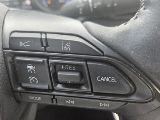TOYOTA Yaris 116h Design Pack  