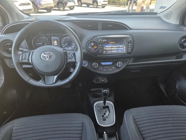 TOYOTA Yaris 100h Dynamic Confort Plus  