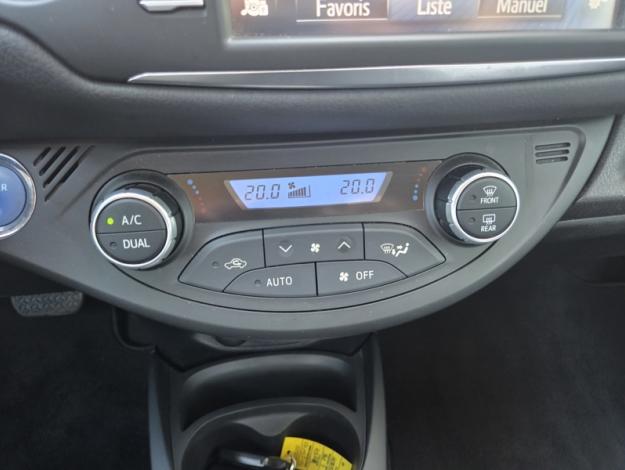 TOYOTA Yaris 100h Dynamic Confort Plus  