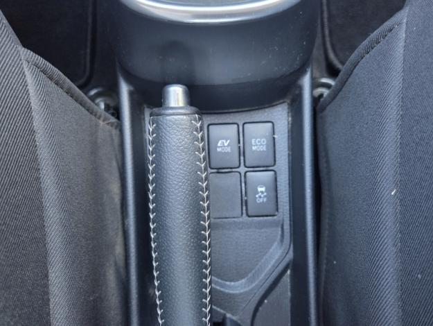 TOYOTA Yaris 100h Dynamic Confort Plus  