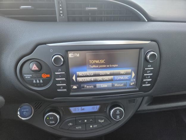 TOYOTA Yaris 100h Dynamic Confort Plus  