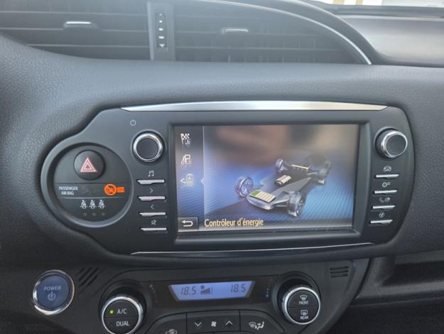 TOYOTA Yaris 100h Dynamic Confort Plus  