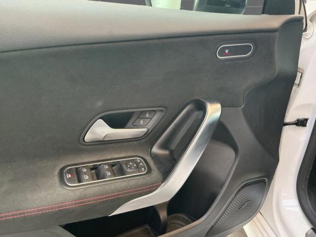 MERCEDES-BENZ A 180 d AMG Pack Night  