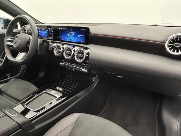 MERCEDES-BENZ A 250 e Hybrid EQ AMG Line  A250e AMG LINE