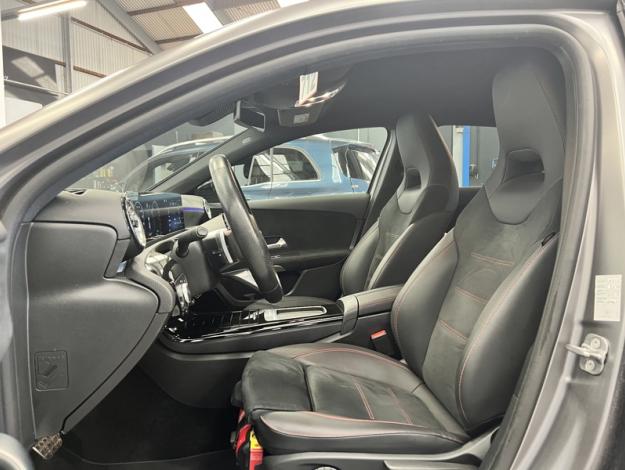 MERCEDES-BENZ A 250 e AMG Pack Night Distronic  