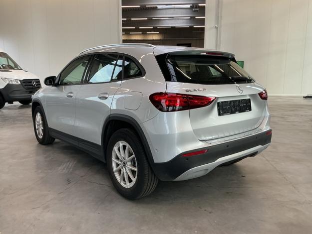 MERCEDES-BENZ GLA-Klasse GLA 180 Off-Roader