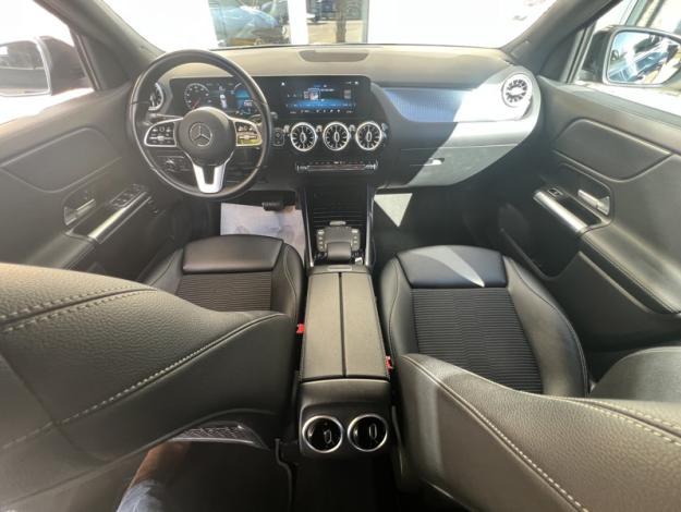 MERCEDES-BENZ GLA 200 Progressive Line  