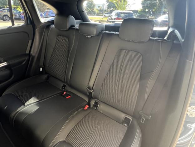 MERCEDES-BENZ GLA 200 Progressive Line  