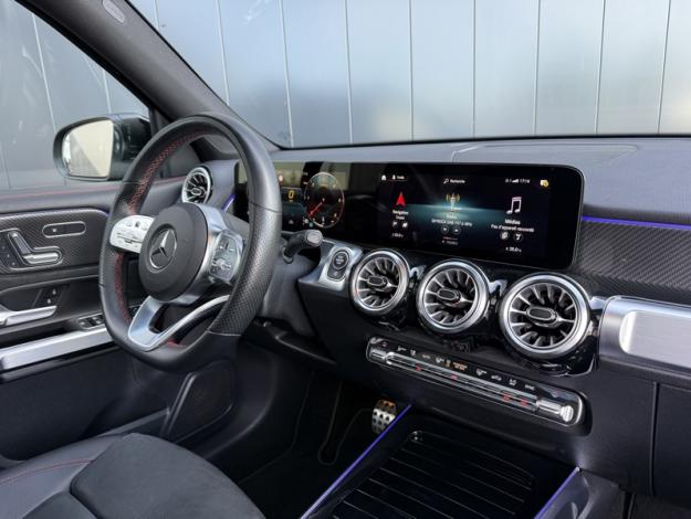 MERCEDES-BENZ GLB 200 d AMG Line  
