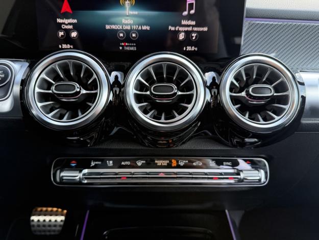 MERCEDES-BENZ GLB 200 d AMG Line  
