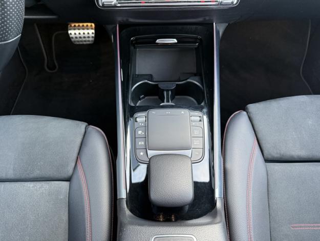 MERCEDES-BENZ GLB 200 d AMG Line  