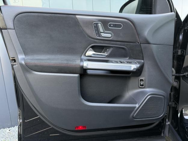 MERCEDES-BENZ GLB 200 d AMG Line  