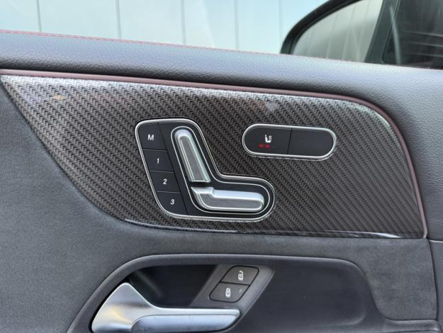 MERCEDES-BENZ GLB 200 d AMG Line  