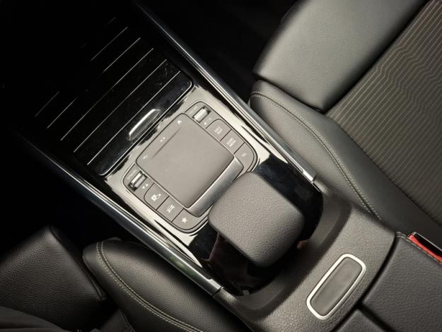 MERCEDES-BENZ GLA 200 Progressive Line  
