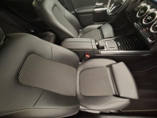 MERCEDES-BENZ GLA 200 Progressive Line  
