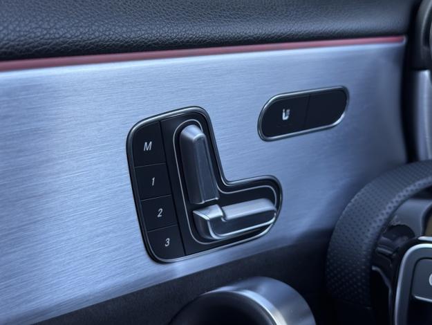 MERCEDES-BENZ Classe A 180 136ch AMG Line 7G-DCT  