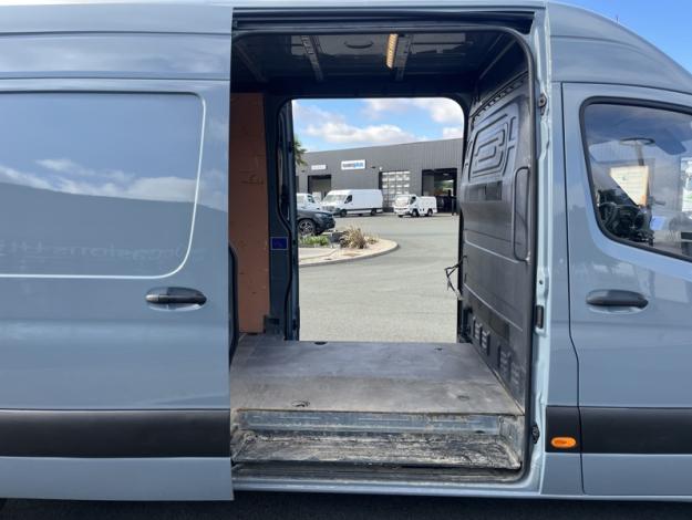 MERCEDES-BENZ Sprinter 319 CDI Fourgon Toit sureleve Long  43 s 6 cylindres