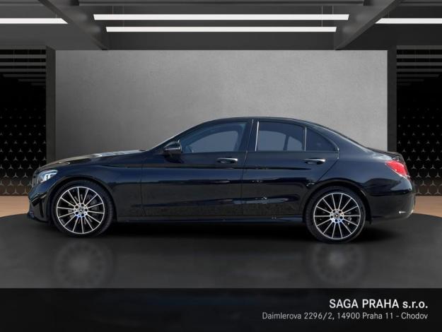 MERCEDES-BENZ Třída C C 400 4MATIC (2/18)