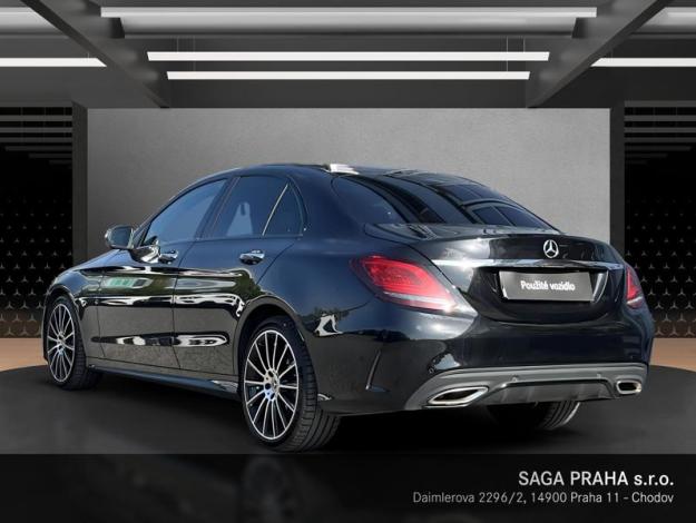 MERCEDES-BENZ Třída C C 400 4MATIC (3/18)