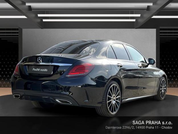 MERCEDES-BENZ Třída C C 400 4MATIC (5/18)