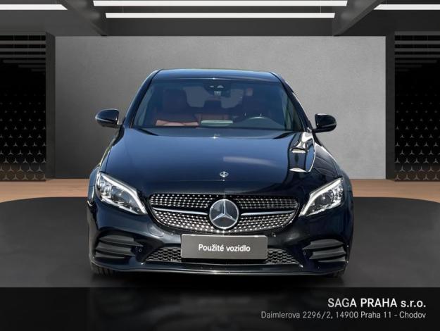 MERCEDES-BENZ Třída C C 400 4MATIC (8/18)