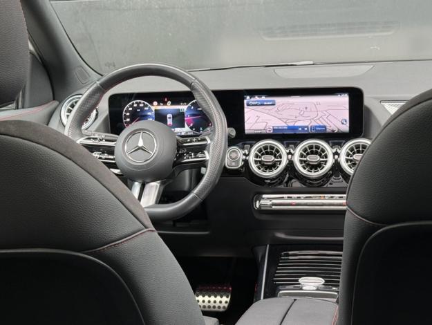 MERCEDES-BENZ GLA 200 d AMG Line  