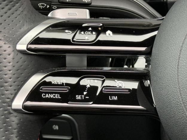 MERCEDES-BENZ GLA 200 d AMG Line  