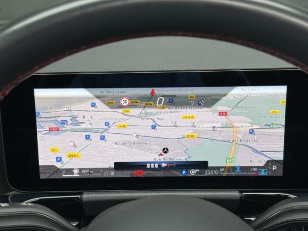 MERCEDES-BENZ GLA 200 d AMG Line  