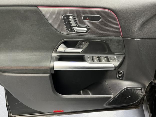 MERCEDES-BENZ EQA 250+ AMG Line  