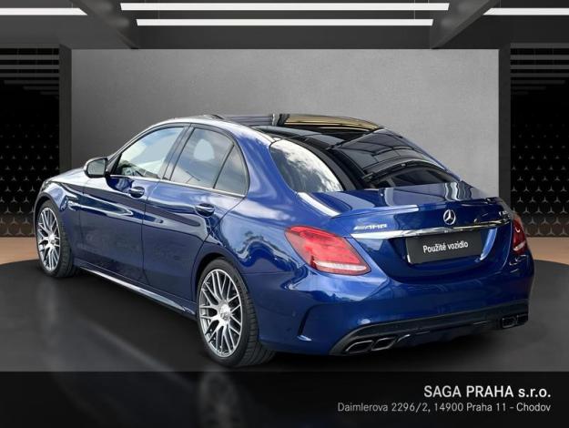 MERCEDES-BENZ Třída C Mercedes-AMG C 63 Night (3/18)
