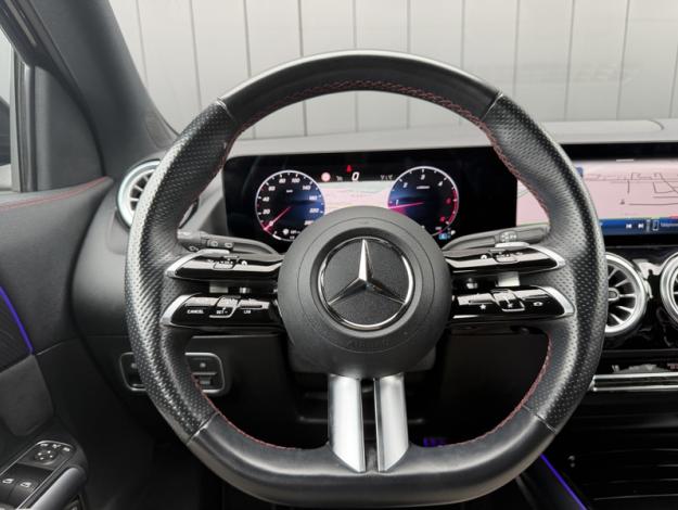 MERCEDES-BENZ GLA 200 d AMG Line  