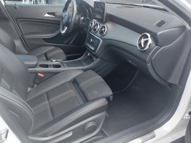 MERCEDES-BENZ GLA 200 d Sensation  