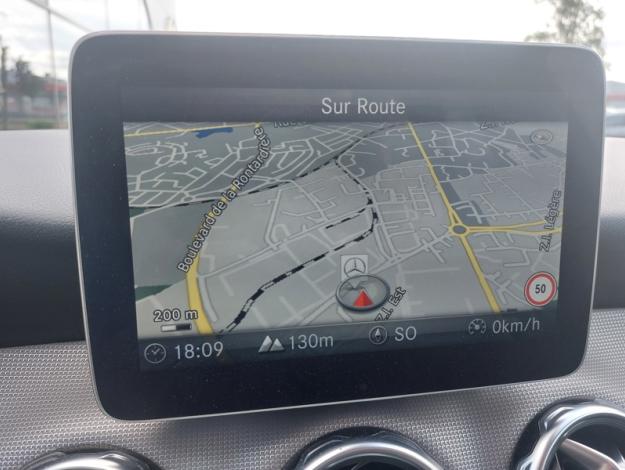 MERCEDES-BENZ GLA 200 d Sensation  