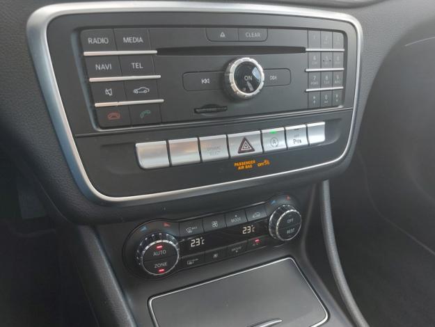 MERCEDES-BENZ GLA 200 d Sensation  
