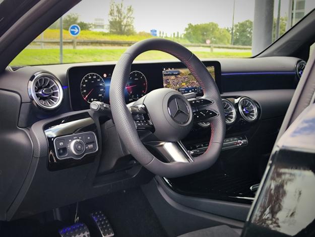 MERCEDES-BENZ Classe A 180 d AMG Line  Classe A 180 d AMG Line