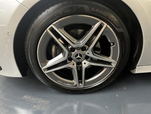 MERCEDES-BENZ Classe A 180 AMG Line  