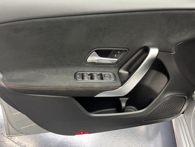 MERCEDES-BENZ Classe A 180 AMG Line  
