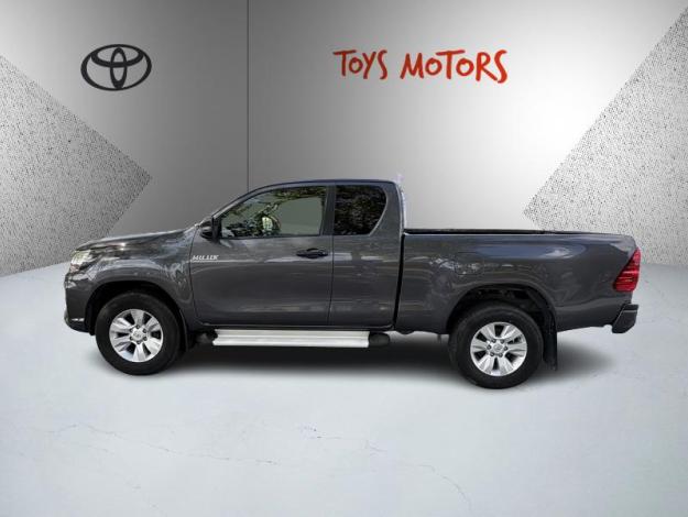 TOYOTA Hilux 2.4 D-4D X-TRA Légende 4WD  