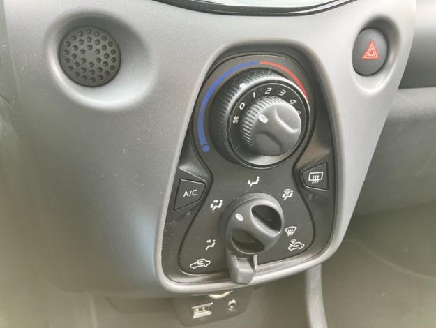 TOYOTA Aygo x-play MY20  1.0 72 ch 