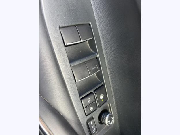 TOYOTA Corolla Corolla 1.8L 140 ch Hatchback Design Confort   