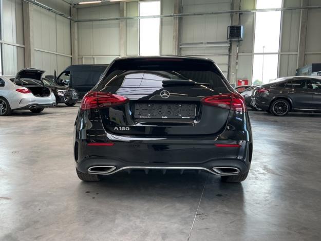 MERCEDES-BENZ A 180 AMG Line  