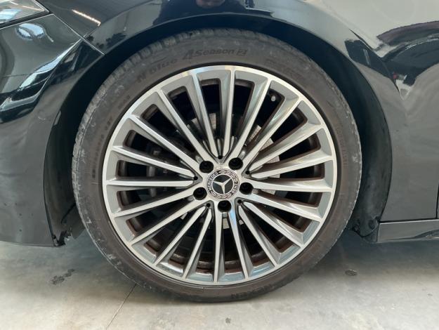 MERCEDES-BENZ A 180 AMG Line  